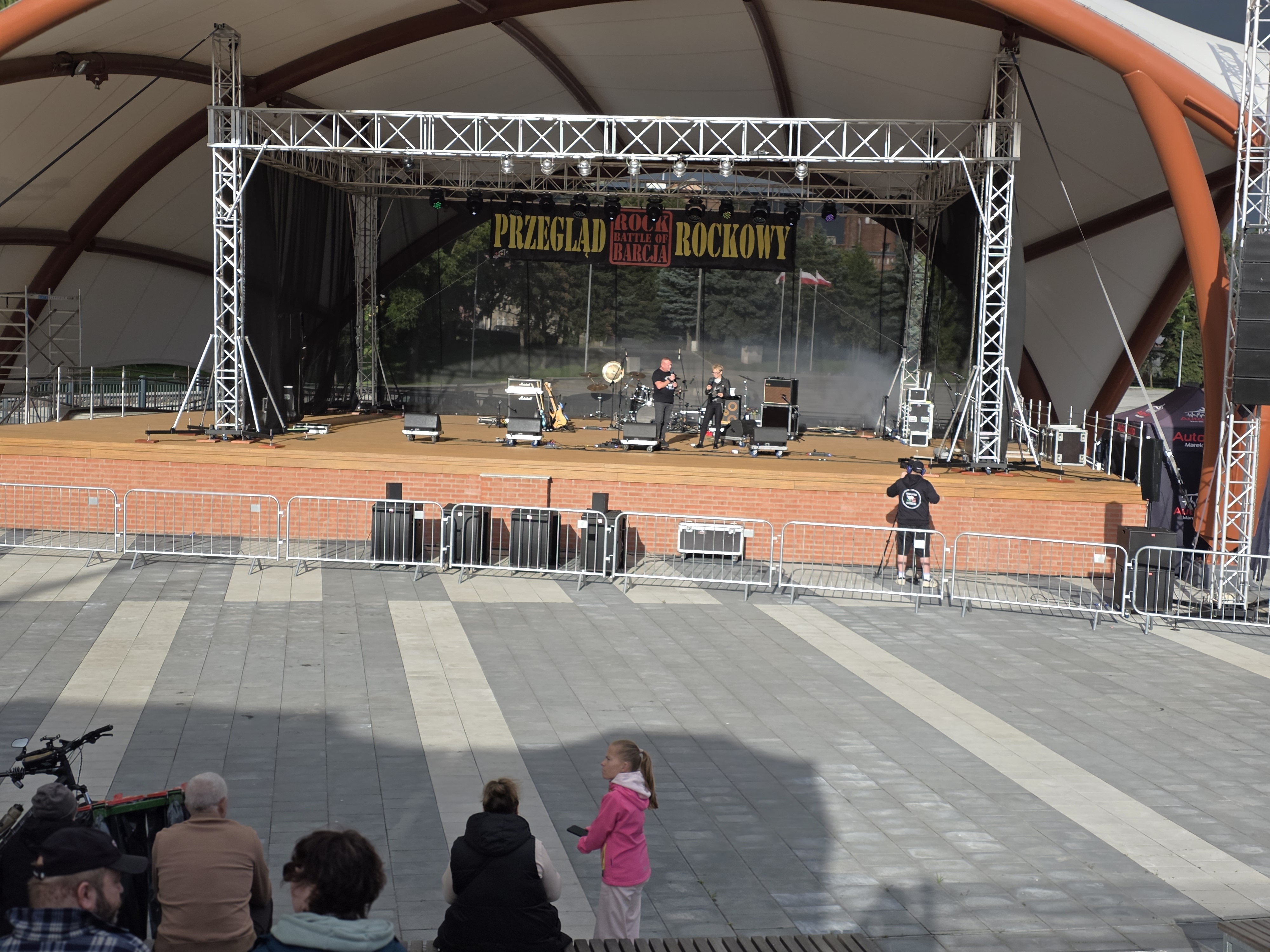 Rockowe brzmienie w amfiteatrze